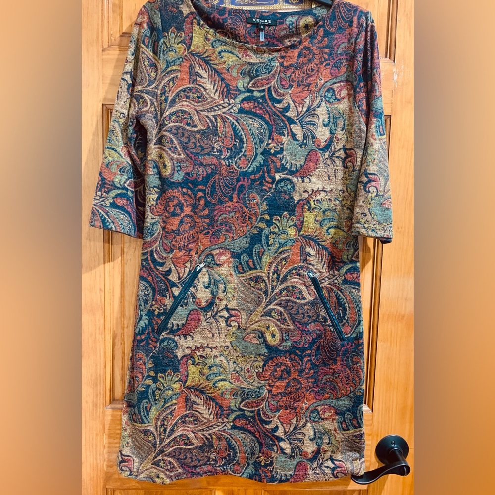 Women in multi color dress in Size Small